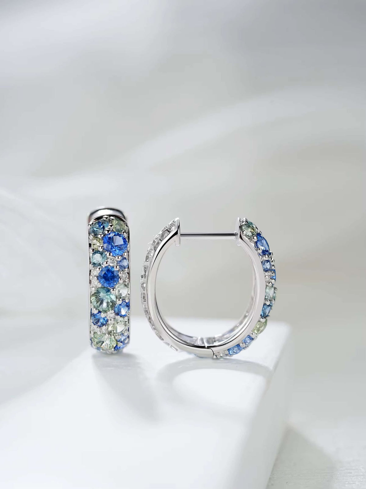 Round Brilliant Cut 0.08ct Natural Gemstone Ring in 18K White and Yellow Gold